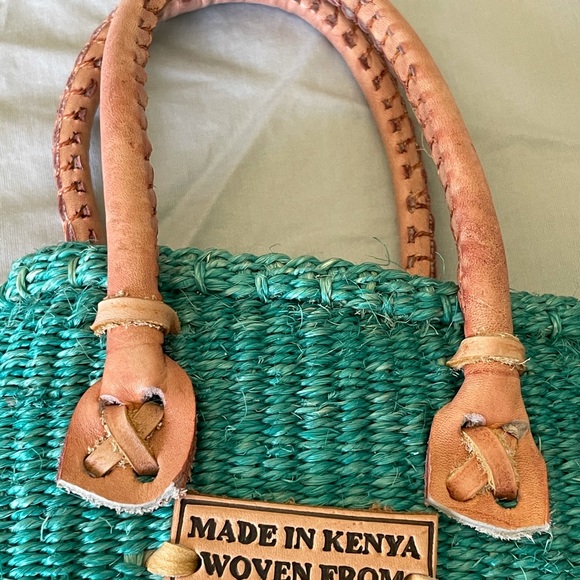 NWOT Little Woven Long Tote From Kenya Pretty Teal - Picture 4 of 8